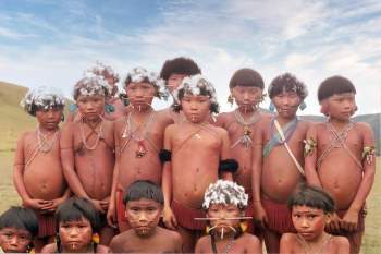Tập tục kỳ lạ của bộ tộc sống biệt lập trong rừng sâu Amazon - Ảnh 8.