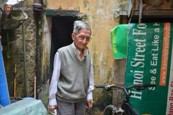 Cặp vợ chồng hơn 40 năm sống trên nóc nhà vệ sinh ở phố cổ kể về những cái Tết không bánh kẹo, họ hàng không ai đến chúc Tết - Ảnh 8.