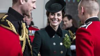  10 năm làm dâu Hoàng gia, Kate Middleton tiêu tốn 3 tỷ đồng cho BST áo choàng: Từ đồ tái chế đến có giá trên trời đều toát lên phong thái không chê được - Ảnh 8.