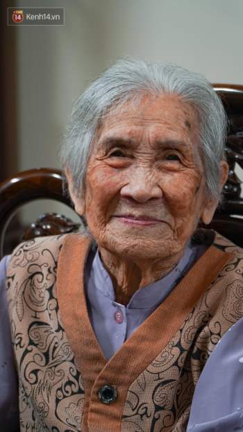 Gặp cụ bà 100 tuổi ở Hà Nội gây sốt bởi nhan sắc trong đám cưới thời trẻ: Sinh ra tại Pháp, từng được mệnh danh là hoa khôi của vùng - Ảnh 8.