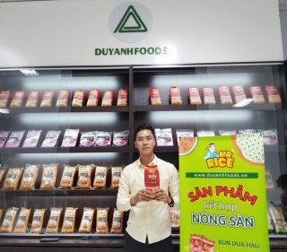 Chuyện chàng trai Việt bán bún dưa hấu và bánh tráng thanh long gây sốt trên Amazon - Ảnh 9.