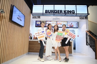 Bình An xuất hiện lịch lãm tại lễ khai trương Burger King Trung Hòa - Ảnh 10.