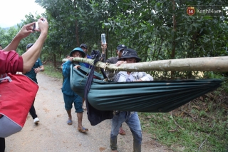 Nước mắt cụ bà mất 8 người thân trong vụ sạt lở ở Quảng Nam: Con nhắn tôi cẩn thận sạt lở, nhưng giờ con chẳng còn nữa - Ảnh 10.