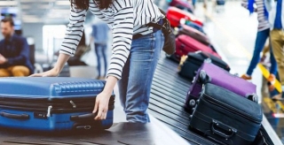 Tại sao mỗi hành khách thường chỉ được mang tối đa 7kg hành lý xách tay khi lên máy bay? - Ảnh 5.
