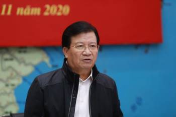Bộ trưởng Nguyễn Xuân Cường: 'Bão số 13 đường đi khó đoán định, tốc độ lớn' - 2