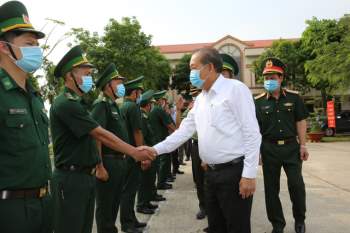 Phó Thủ tướng Trương Hòa Bình kiểm tra, chỉ đạo phòng, chống dịch tại An Giang - Ảnh 1.