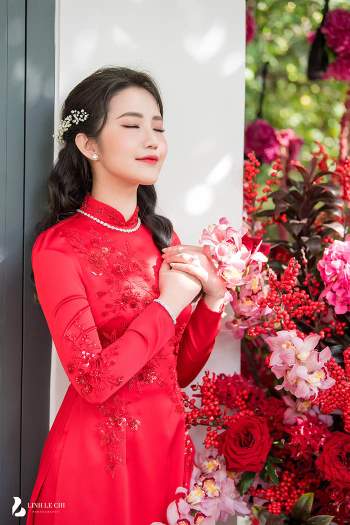 Cô dâu Primmy Trương diện túi Dior bản giới hạn trong ngày rước dâu, chú rể Phan Thành thể hiện tình cảm bằng hành động nhỏ xíu khiến dân tình 