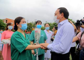 Quảng Ninh cử 200 cán bộ y tế hỗ trợ Bắc Giang chống dịch COVID-19 - Ảnh 3.