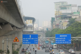 Ảnh: Hà Nội lại mù mịt vì ô nhiễm không khí nghiêm trọng, cảnh báo ảnh hưởng đến sức khỏe người dân - Ảnh 4.