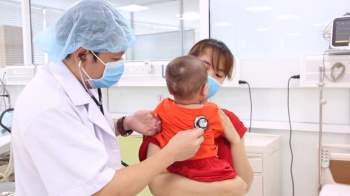 Kỳ tích cứu sống bé trai 9 tháng tuổi ở Phú Thọ 3 lần ngừng tim - 2