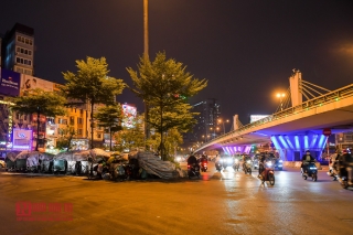 Tin nhanh - Hà Nội: Rác thải bủa vây nhiều tuyến phố