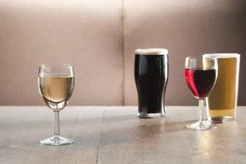 Rượu vang và bia: Đồ uống nào nhanh say hơn? Câu trả lời bất ngờ về tốc độ xâm nhập vào máu của đồ uống có cồn - Ảnh 3.