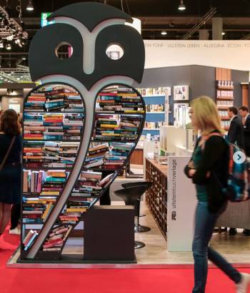  Hội chợ sách nổi tiếng thế giới của Frankfurt buộc phải diễn ra trực tuyến - Ảnh 1.