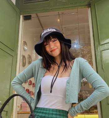 Instagram look của sao Việt tuần qua: Chi Pu “quẩy” skinny jeans ít ai mặc, Quỳnh Kool diện đồ lộ dây áo lót - Ảnh 10.