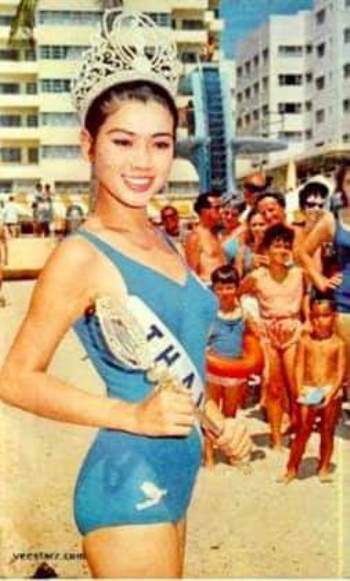 Fan 'choáng' khi phát hiện 'chị em song sinh' là Hoa hậu Quốc tế của Đỗ Thị Hà Ảnh 4