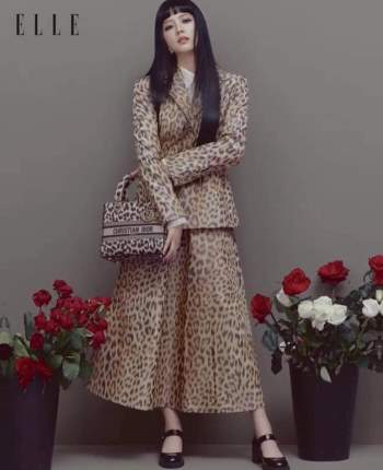 Hoa hậu Tiểu Vy diện đồ họa tiết da báo ăn đứt nàng thơ Dior Jisoo Black Pink Ảnh 5