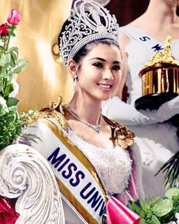 Fan 'choáng' khi phát hiện 'chị em song sinh' là Hoa hậu Quốc tế của Đỗ Thị Hà Ảnh 8