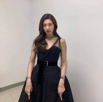 Suzy diện váy Haute Couture kiêu kì của Dior nhưng visual trông bị 'dừ' hẳn Ảnh 2