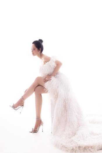 Vẻ đẹp bất chấp thời gian của top 3 Hoa hậu Việt Nam 2002 - hội ngộ nhan sắc cùng trong 1 bức ảnh Ảnh 9