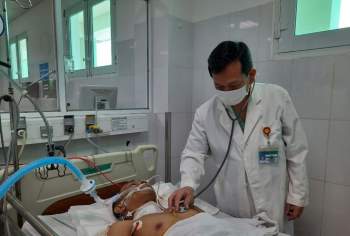 Phẫu thuật khẩn cấp cứu sống bệnh nhân bị đâm thủng tim
