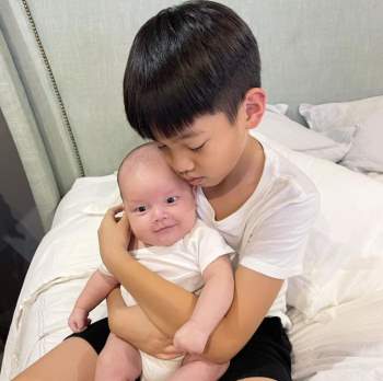 Loạt nhóc tỳ nhà sao Việt chào đời năm 2020 vừa lần lượt lộ diện, xem ảnh xong ai cũng ngưỡng mộ cách nuôi con của các mẹ - Ảnh 3.