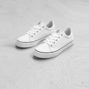 8 đôi sneakers trắng 
