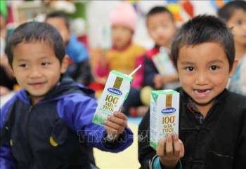 Vinamilk cùng Quỹ sữa Vươn cao Việt Nam chung tay vì trẻ em khó khăn Hà Giang - 3