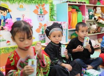 Vinamilk cùng Quỹ sữa Vươn cao Việt Nam chung tay vì trẻ em khó khăn Hà Giang - 7