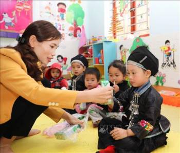 Vinamilk cùng Quỹ sữa Vươn cao Việt Nam chung tay vì trẻ em khó khăn Hà Giang - 8
