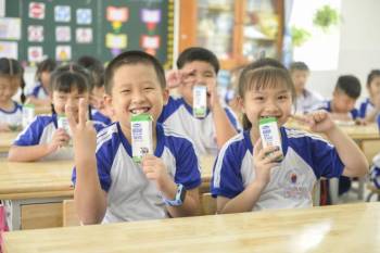 Chương trình Sữa học đường TP.HCM mở rộng đến 24 quận, huyện - 1
