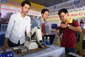 Sinh viên Đà Nẵng với Festival Khoa học Công nghệ năm 2020 -0