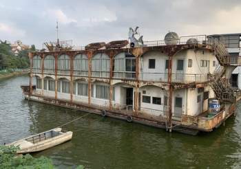 Hà Nội: Đột nhập nghĩa địa du thuyền, nhà hàng nổi tiền tỷ trên hồ Tây - Ảnh 5.