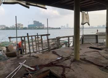 Hà Nội: Đột nhập nghĩa địa du thuyền, nhà hàng nổi tiền tỷ trên hồ Tây - Ảnh 16.