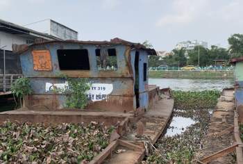 Hà Nội: Đột nhập nghĩa địa du thuyền, nhà hàng nổi tiền tỷ trên hồ Tây - Ảnh 17.
