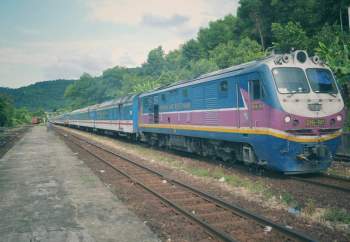 Đường sắt tạm dừng chạy tàu Hà Nội - Yên Bái - Ảnh 1.