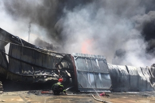 Thanh Hóa: Cháy dữ dội tại Khu công nghiệp Tây Bắc Ga
