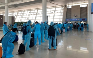 Thêm chuyến bay đưa hơn 310 công dân Việt Nam từ Hàn Quốc về nước