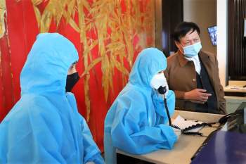 Thứ trưởng Bộ Y tế kiểm tra công tác phòng chống dịch COVID-19 tại Quảng Ninh - Ảnh 2.