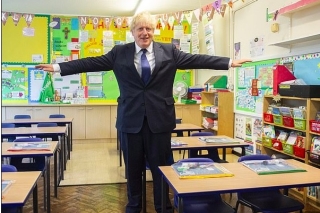 Thủ tướng Anh khẩn cầu phụ huynh cho con tới trường