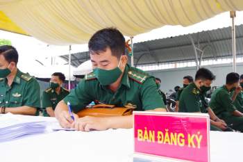 Tiêm vaccine cho lực lượng biên phòng bảo vệ biên giới Tây Nam - ảnh 1