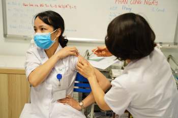 Sáng 2/5: Không có thêm ca mắc; hơn 511.400 người Việt Nam đã tiêm vắc xin ngừa COVID-19 - Ảnh 1.