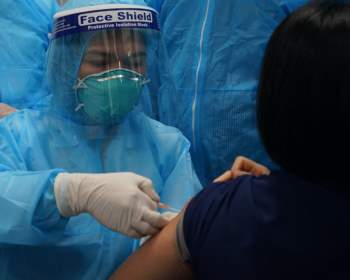 Hơn 6.300 người ở Hà Nội tiêm vaccine COVID-19, cả nước gần 34.000 - Ảnh 3.
