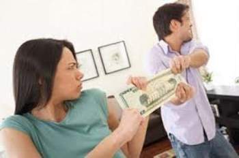 Vợ chồng không có tiền thì hạnh phúc tự ra đi? - Ảnh 2.