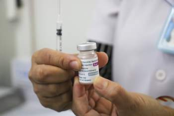 Thừa Thiên - Huế bắt đầu tiêm vaccine phòng COVID-19 - ảnh 5