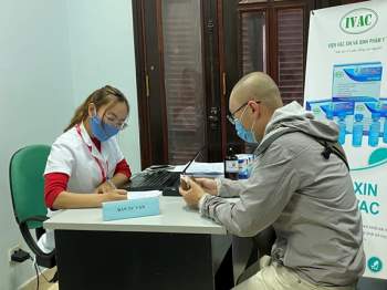 Tuyển tình nguyện viên từ 40-59 tuổi tiêm thử nghiệm vắc xin COVID-19 thứ 2 của Việt Nam - Ảnh 1.