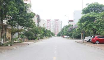 Thành phố Bắc Ninh ngày đầu giãn cách xã hội - Ảnh 3.