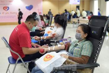 Samsung Thái Nguyên sôi động hiến máu hưởng ứng chương trình Chủ nhật Đỏ 2021 - ảnh 8