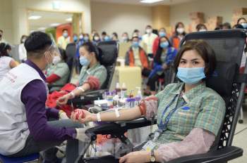 Samsung Thái Nguyên sôi động hiến máu hưởng ứng chương trình Chủ nhật Đỏ 2021 - ảnh 5