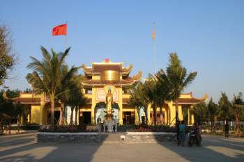 Sở Y tế Bình Thuận báo cáo vụ thần y Võ Hoàng Yên - Ảnh 1.