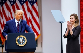 [eMagazine] Bầu cử Tổng thống Mỹ: Hai ứng viên Trump, Biden vào “trận so găng” đầu tiên - Ảnh 5.